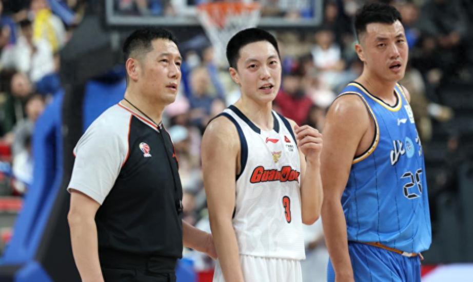 博鱼体育官方网站-杜锋不再隐瞒！赛后回应广东男篮输球原因，原来伤病只是冰山一角