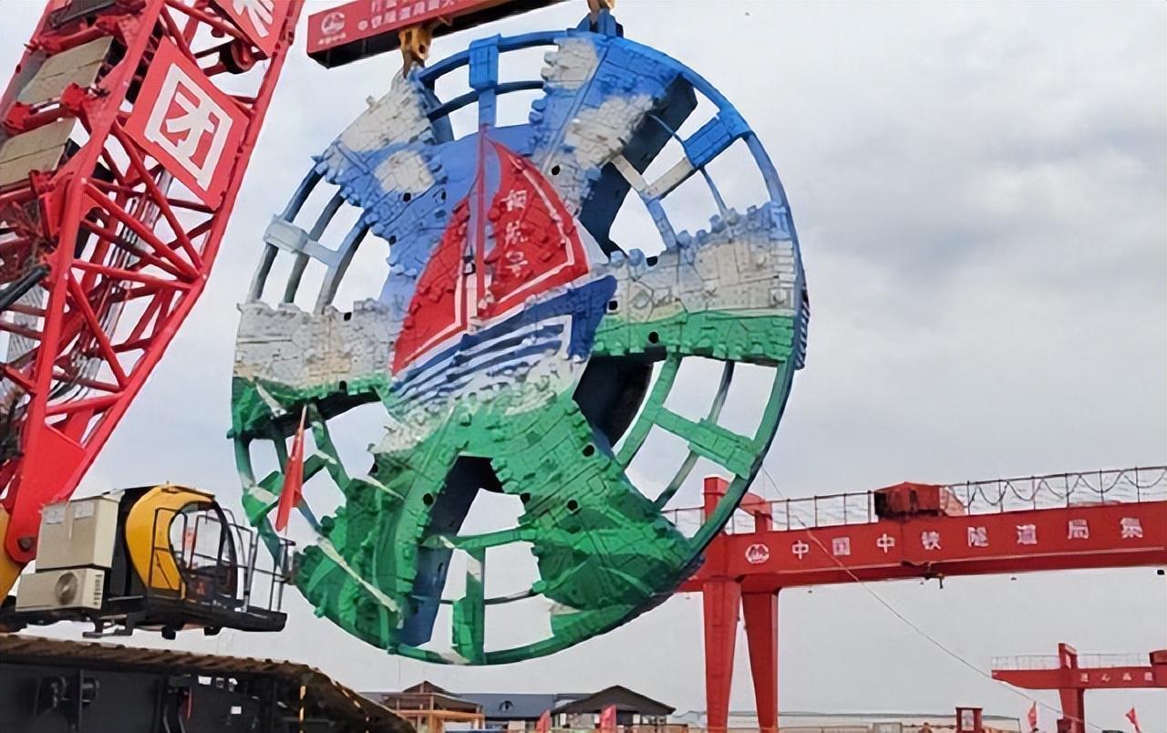 博鱼体育-中美德“盾构机”速度差距：德国每小时6米，美国3.6米，中国呢？